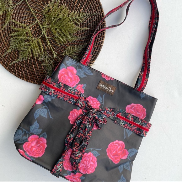Matilda Jane Heartstrings Tote Black Pink Floral Purse - Picture 1 of 11